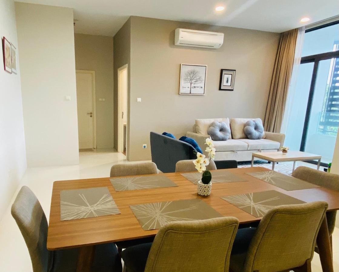 2bd @ Uss & Car Apartment