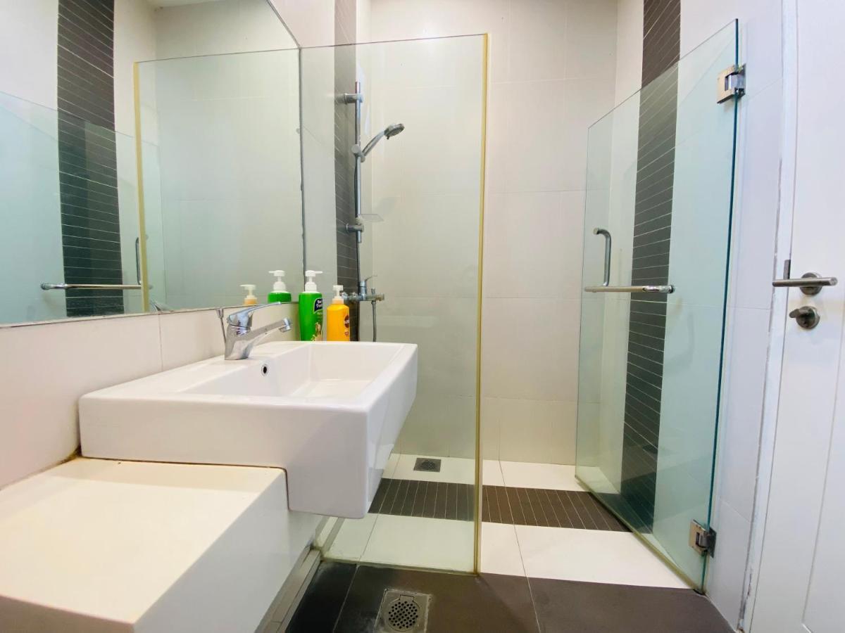 2bd @ Uss & Car Apartment *