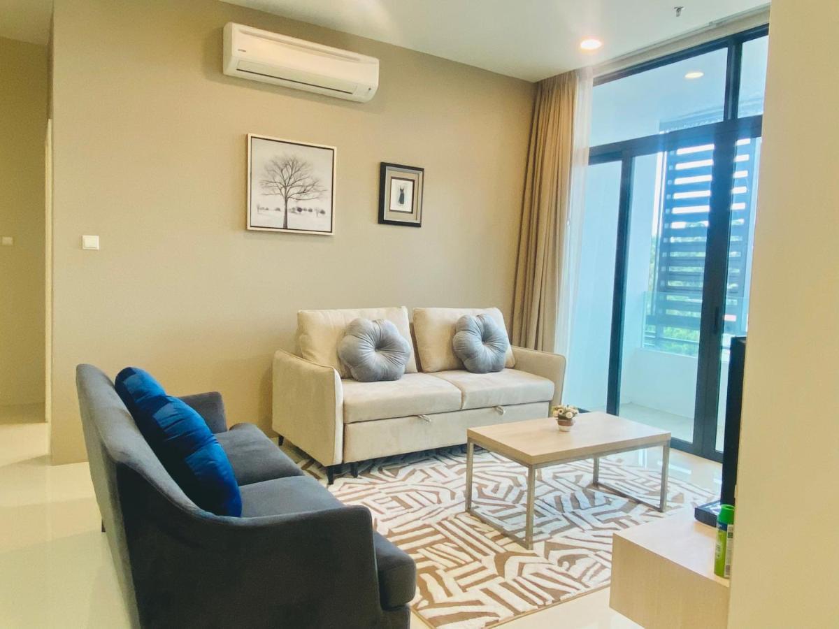 2bd @ Uss & Car Apartment
